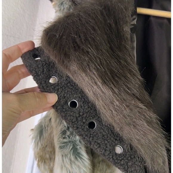 Cripple Creek Faux Fur Vest - Picture 10 of 11